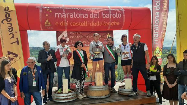 Barolo e Castelli delle Langhe trail podio femminile (foto Giordanengo)