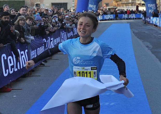 Benedetta Coliva vincitrice della Maratona di Pisa (foto Masotti organizazione)