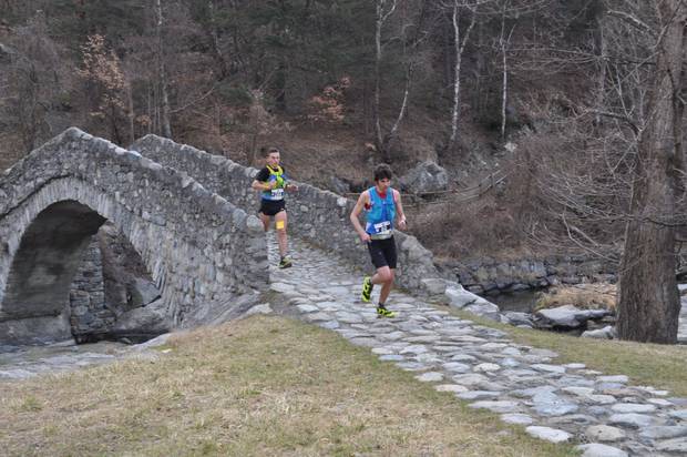 Brunod e Ghiano in testa al Castle's Trail Verres (foto Bonel)