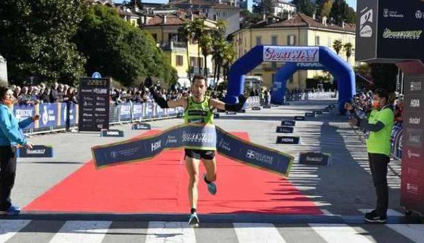 Ennio Frassetti vincitore Lago Maggiore Marathon (foto organizzazione)
