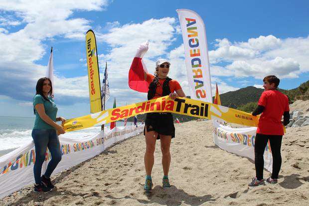 Eva Majer vincitrice del Sardinia Trail (foto organizzazione)