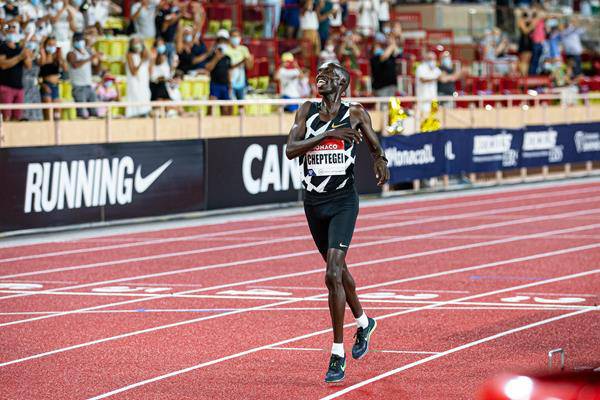Fantastico record dei 5000m per Cheptegei (foto worldathletic)