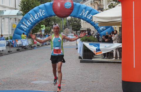Hofer Michael vincitore Half Marathon Merano Lagundo (foto hkMedia)