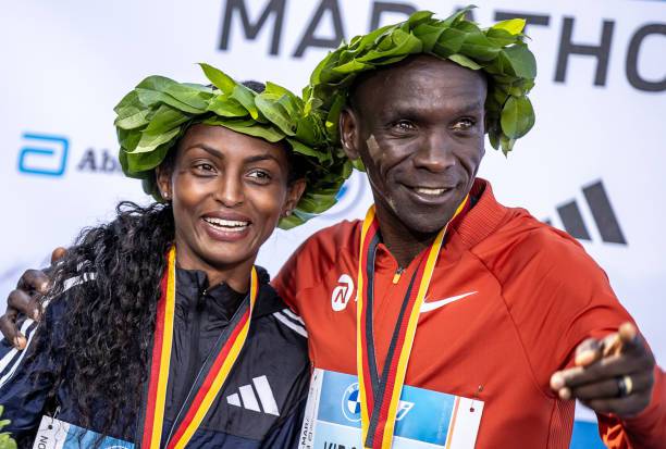 I vincitori della Maratona di Berlino Eliud Kipchoge e Tigist Asefa (foto Kenya Sports)
