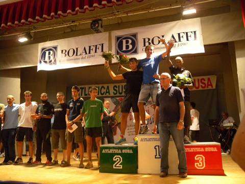 Il-podio-dello-Stellina-vinto-da-Martin-Dematteis-con-il-Campione-Olimpico-Livio-Berruti.jpg