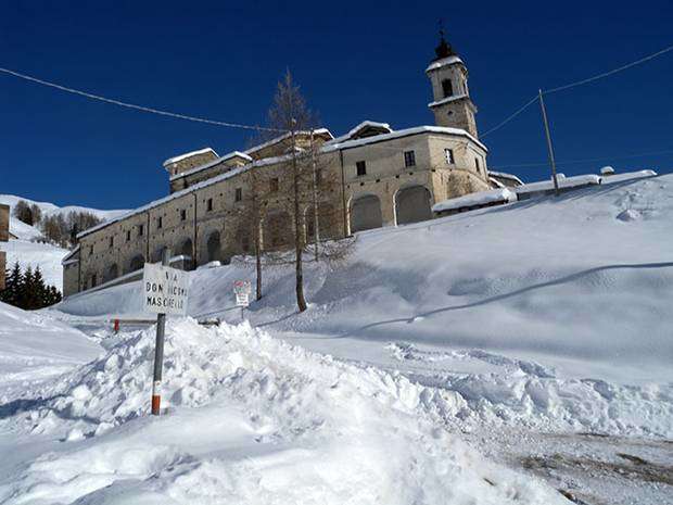 Il Santuario di Castelmagno in versione invernale