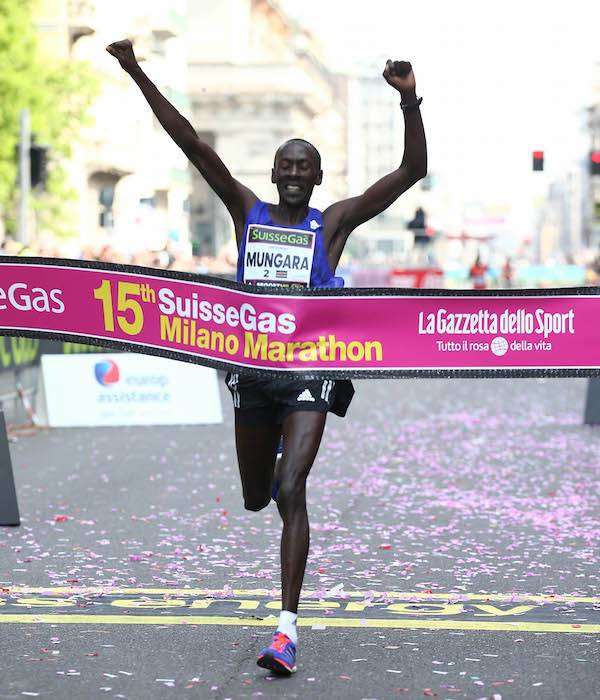 Il vincitore della Milano Marathon Kenneth Mungara foto FidalColombo