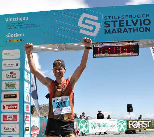 Il vincitore della Stelvio Marathon Andreas Reiterer (foto newspower)
