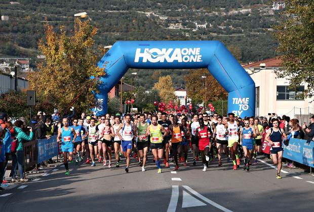 Partenza Garda Trentino Half Marathon (foto newspower)