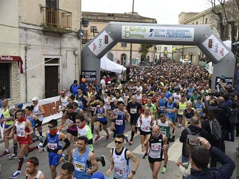 Partenza Mezza Maratona di Oristano (foto organizzazione)