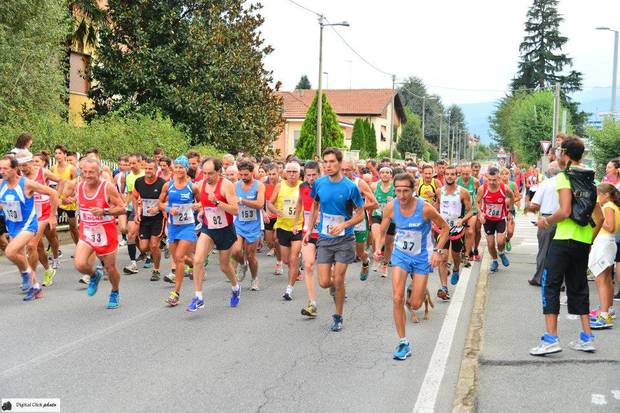 Partenza del Giro del Belvedere 2015 a Bricherasio
