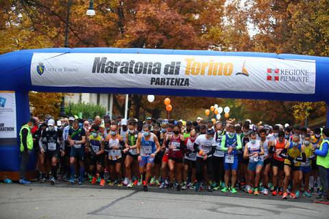 Partenza maratona di Torino 2021 (foto PhotoToday)