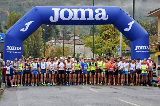 Partenza mezza maratona di Avigliana (foto fb rosso)