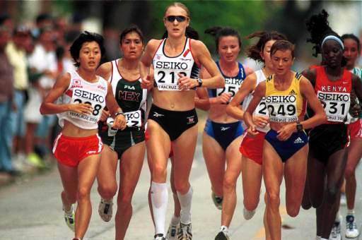 Paula Radcliffe al Campionato Mondiale di Mezza Maratona del 2000 (foto iaaf)
