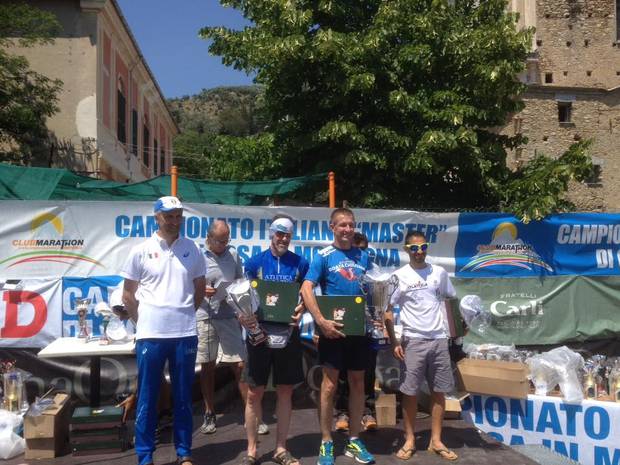 Podio maschile Campionati italiani Master corsa in montagna (foto fidalpiemonte)