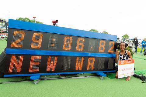 Sifan Hassan record mondiale femminile 10000 metri (fot worldathletics)