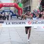 Siraj Gena vincitore della Maratona di Torino (foto ansa)