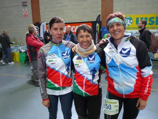 Le jet_rosa_del_Team_Valetudo alla Maratona Alpina Valdellatorre