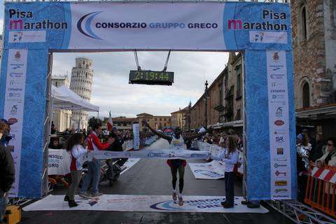 Pisa Marathon arrivo maschile