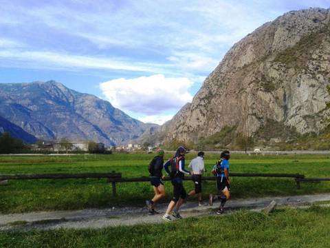 Di corsa sulla via Francigena della Valle d'Aosta (foto Carmela Vergura)