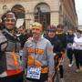 Gianfranco Mogliotti e i suoi accompagnatori alla Turin Marathon 1