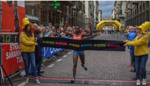 Primitive Niyirora vincitrice maratonina di Savona (foto Serim)