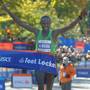 Geoffrey Mutai vince la NYC Marathon 2011