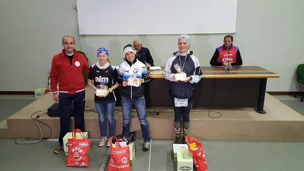Premiazione femminile Trail a Soave Bolca (foto facebook organizzazione)