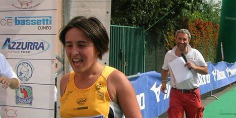 01 Stefania Cherasco vincitrice a Trinità (foto organizzazione maratona di Cuneo)